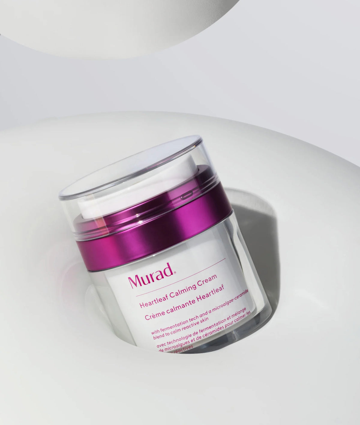 Dagelijkse kalmering en barrièreherstel voor een gevoelige, rode of snel reagerende huid.